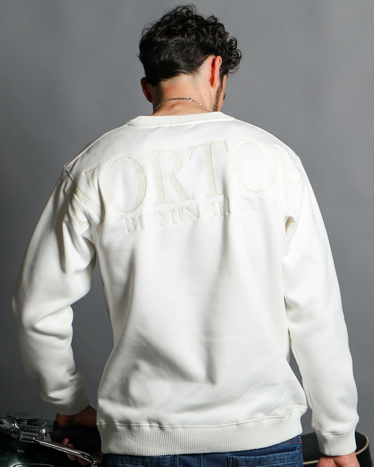 オフホワイト：186cm(Lサイズ着用)