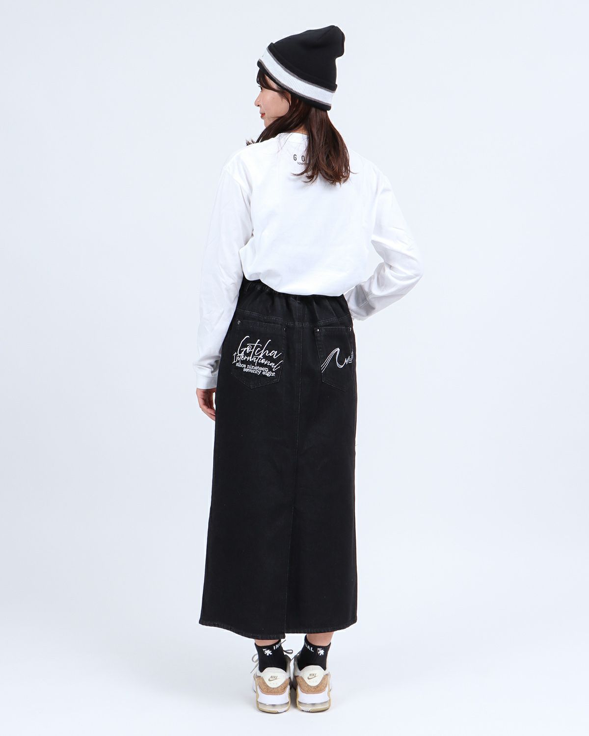 ブラック：161cm(Mサイズ着用)