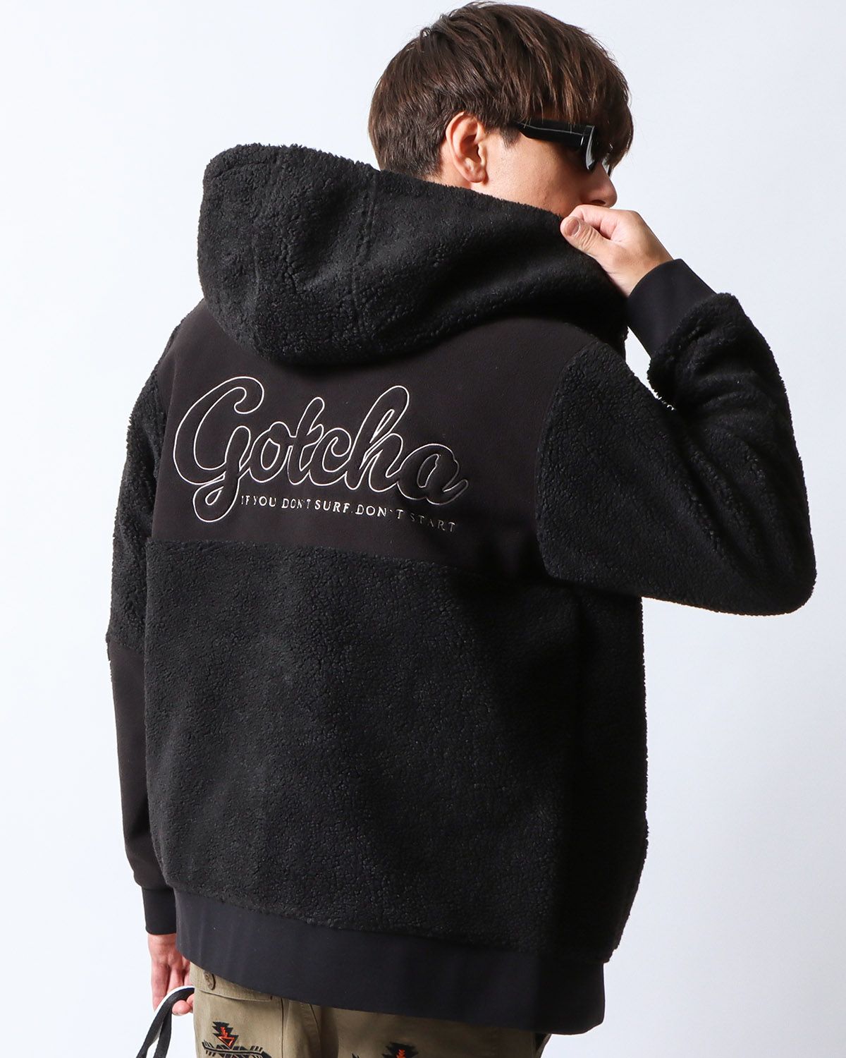 ブラック：180cm/70kg(Lサイズ着用)