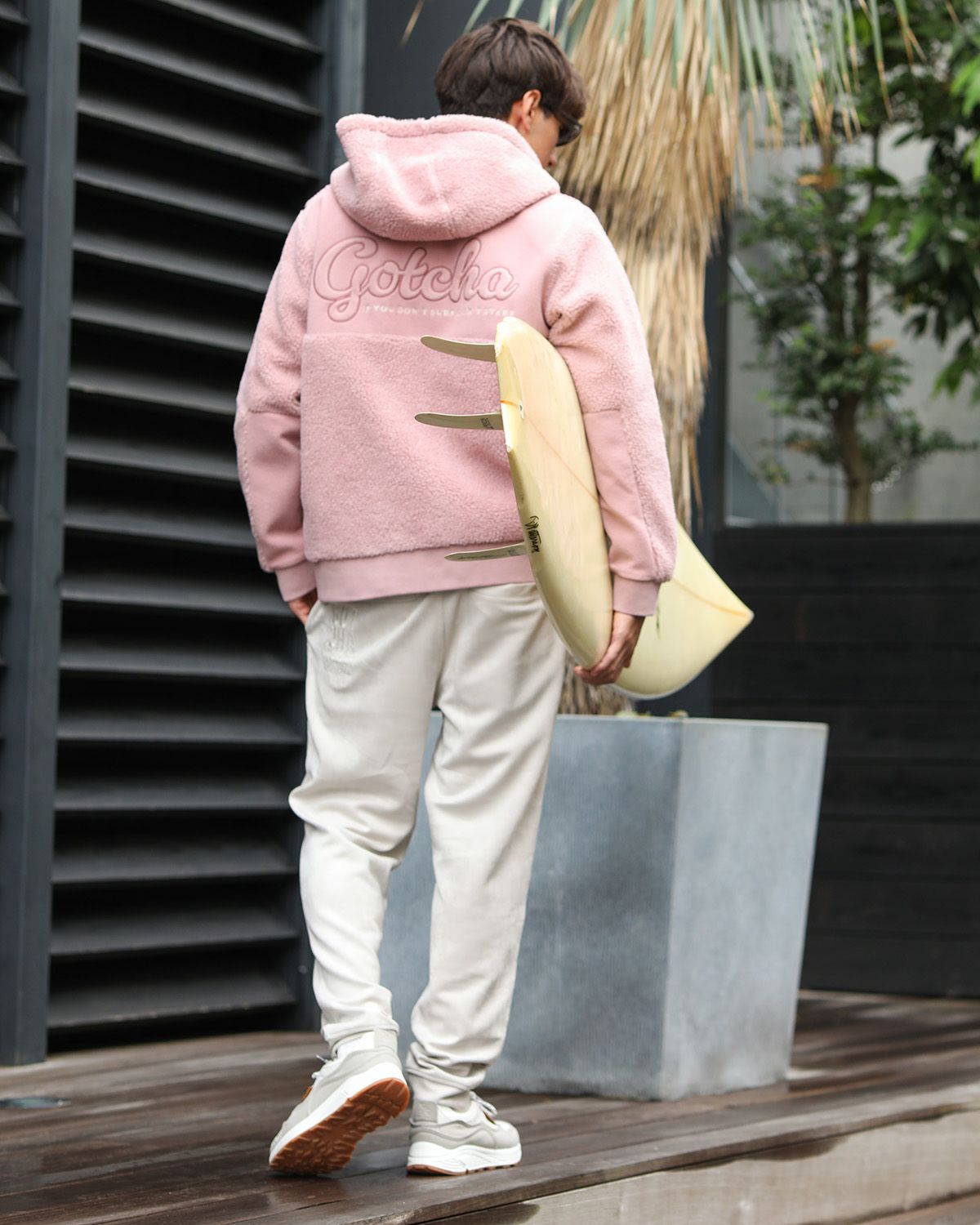 ピンクグレー：180cm/70kg(Lサイズ着用)