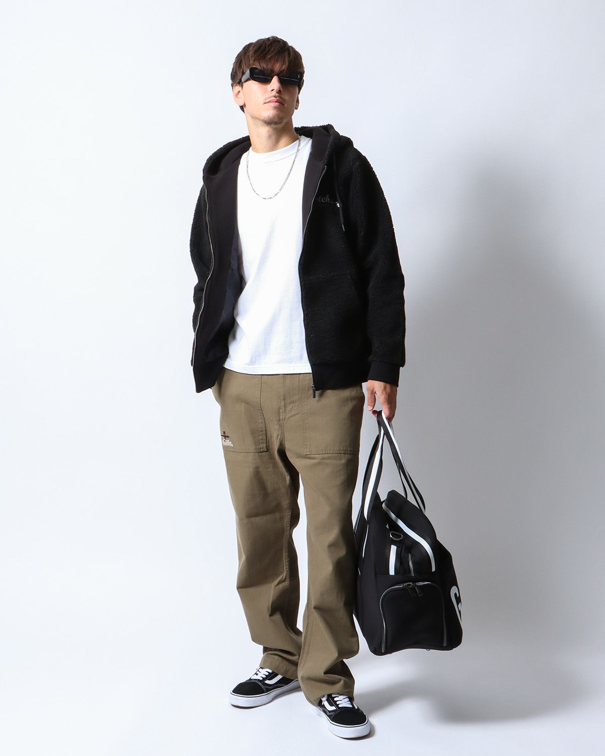 ブラック：180cm/70kg(Lサイズ着用)