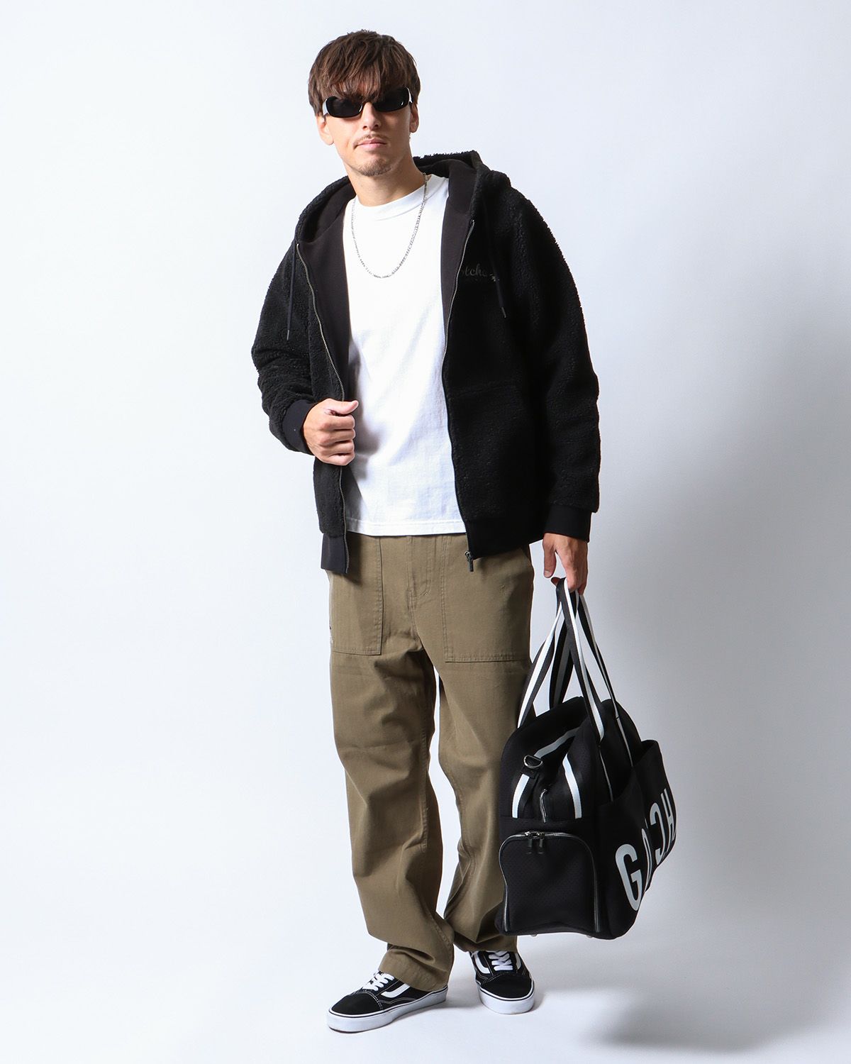 ブラック：180cm/70kg(Lサイズ着用)