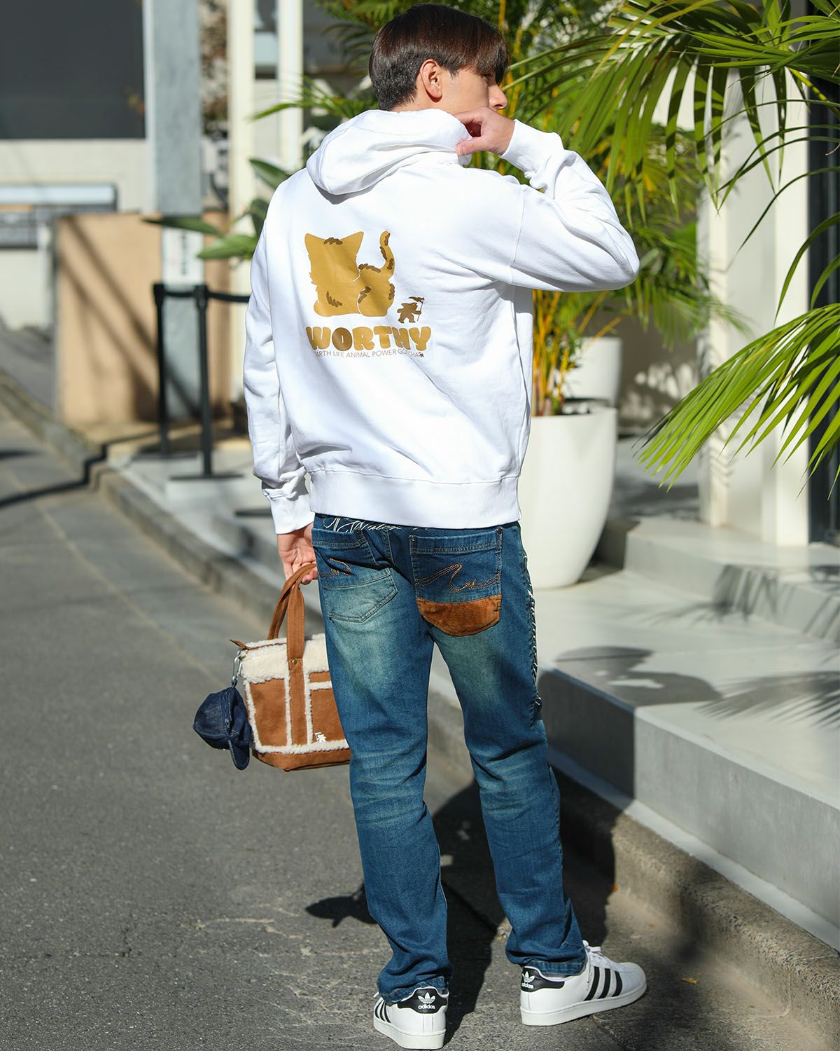 ホワイト：180cm/70kg(Lサイズ着用)