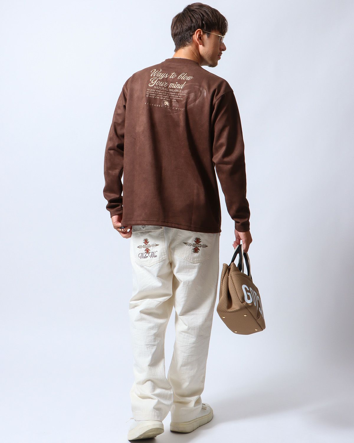 ブラウン：180cm/70kg(Lサイズ着用)