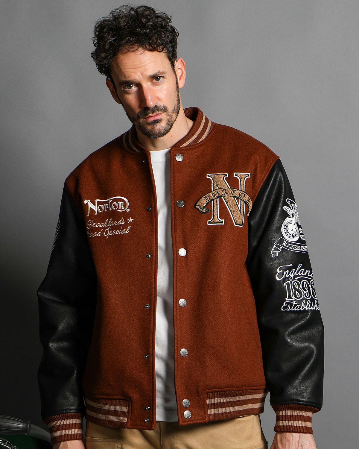 ブラウン:186cm(Lサイズ着用)