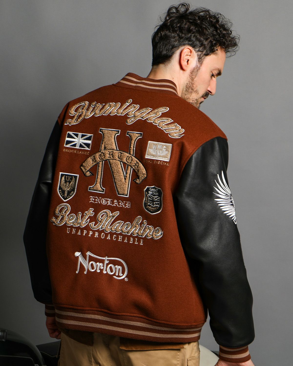 ブラウン:186cm(Lサイズ着用)