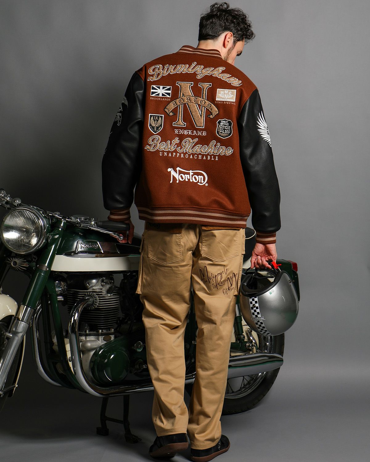 ブラウン:186cm(Lサイズ着用)