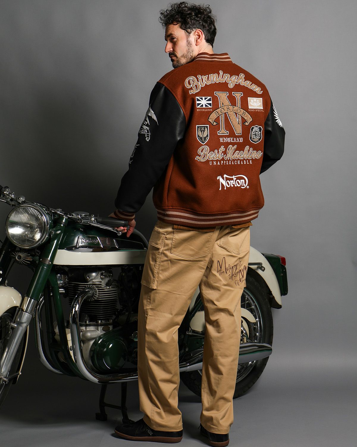 ブラウン:186cm(Lサイズ着用)