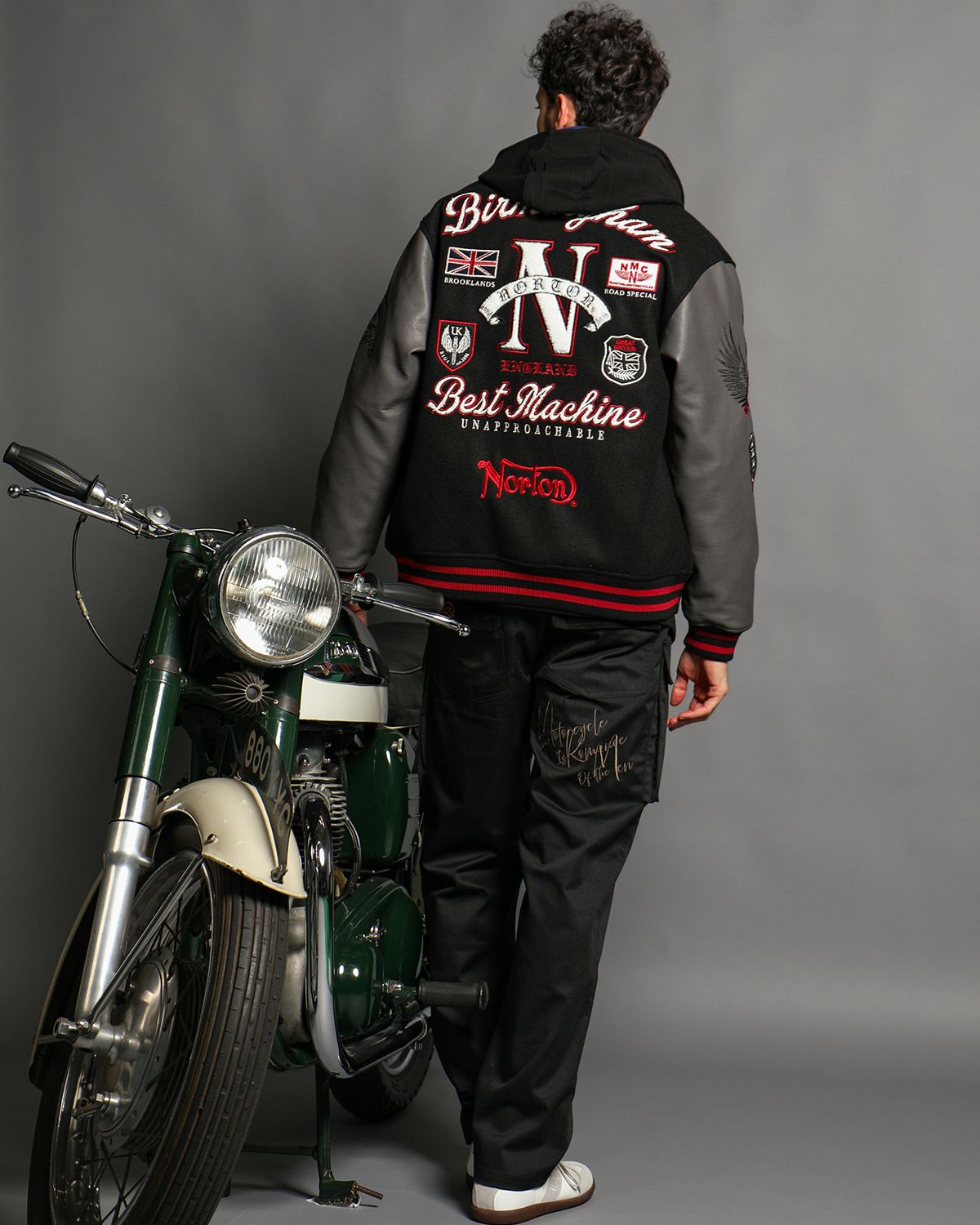 ブラック:186cm(Lサイズ着用)