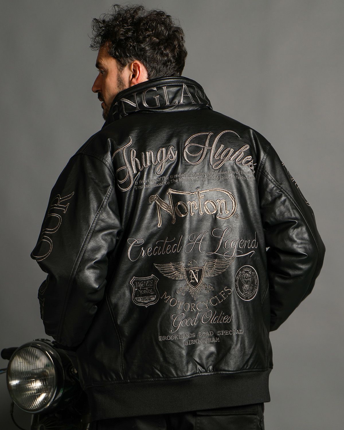 ブラック:186cm(Lサイズ着用)