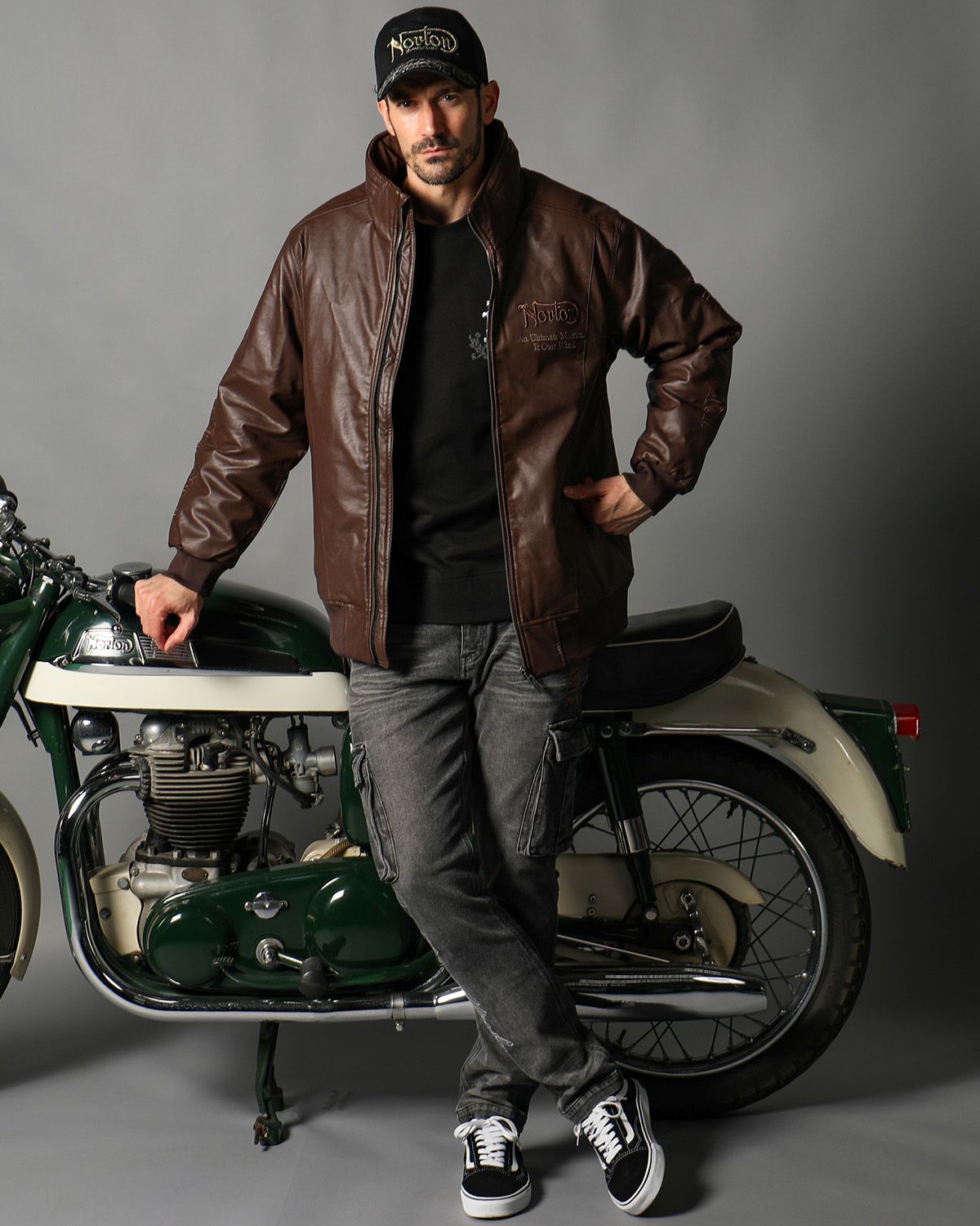 ダークブラウン:186cm(Lサイズ着用)