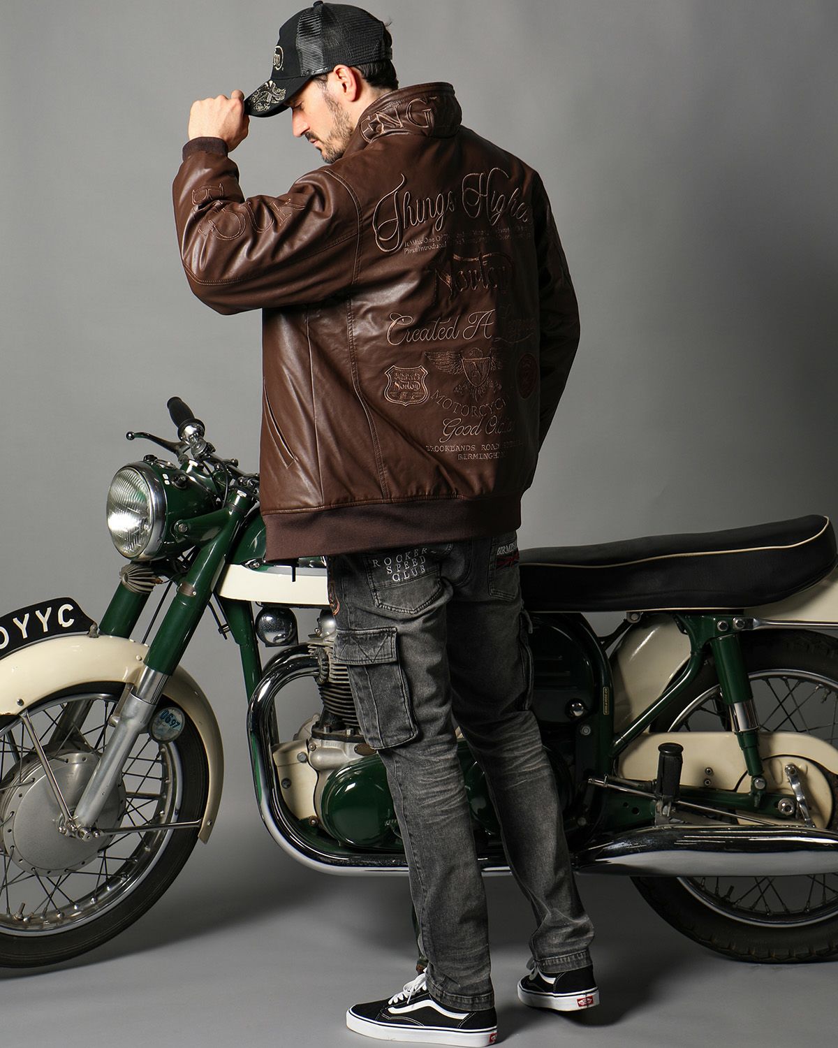 ダークブラウン:186cm(Lサイズ着用)