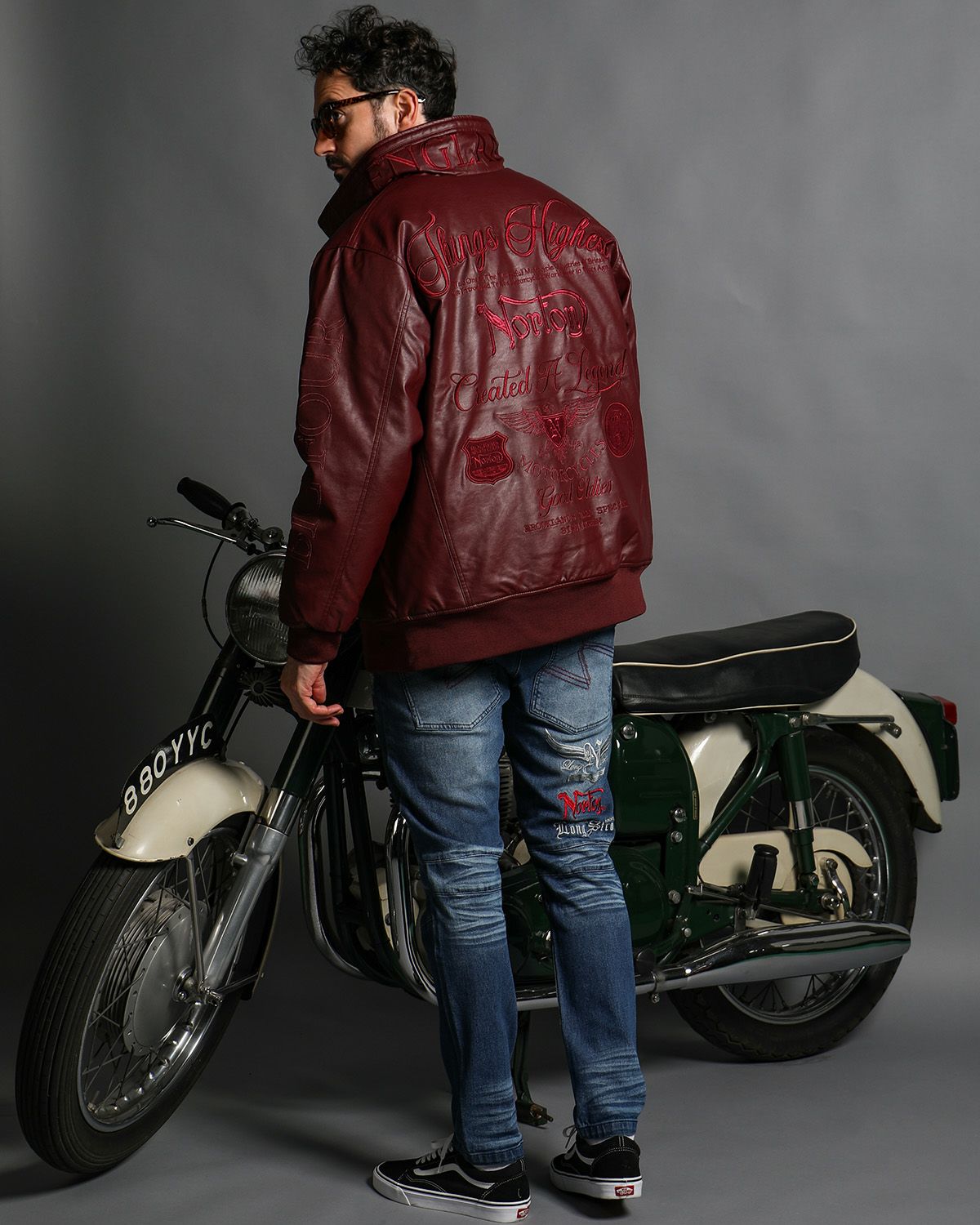 ワイン:186cm(Lサイズ着用)