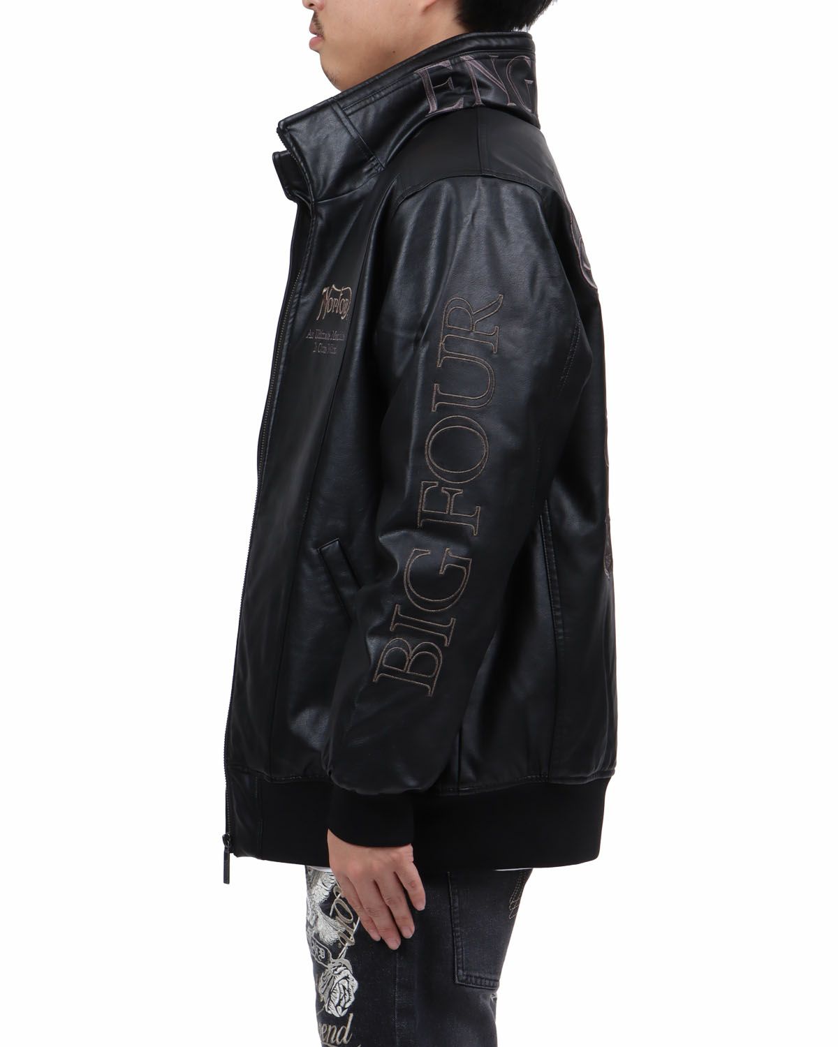 ブラック：173cm63kg(Lサイズ着用)