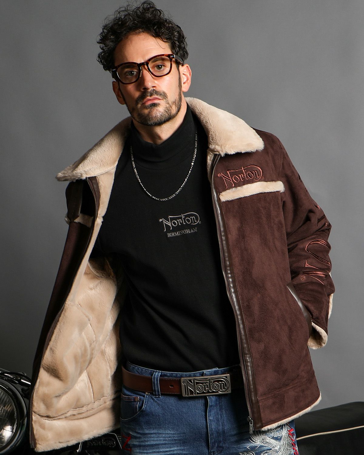 ダークブラウン:186cm(Lサイズ着用)