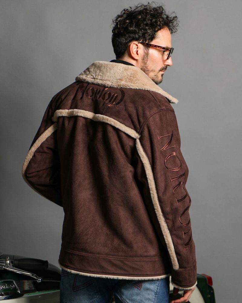 ダークブラウン:186cm(Lサイズ着用)