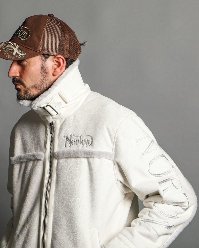 オフホワイト:186cm(Lサイズ着用)