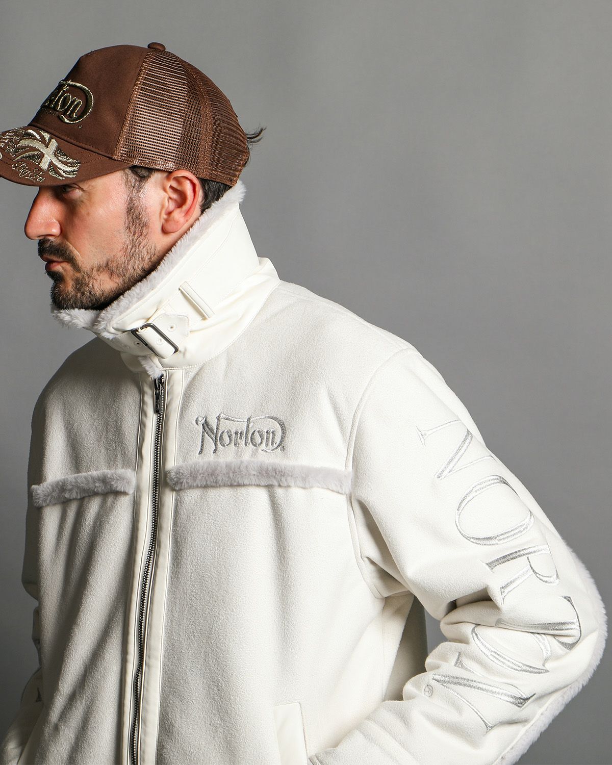 オフホワイト:186cm(Lサイズ着用)