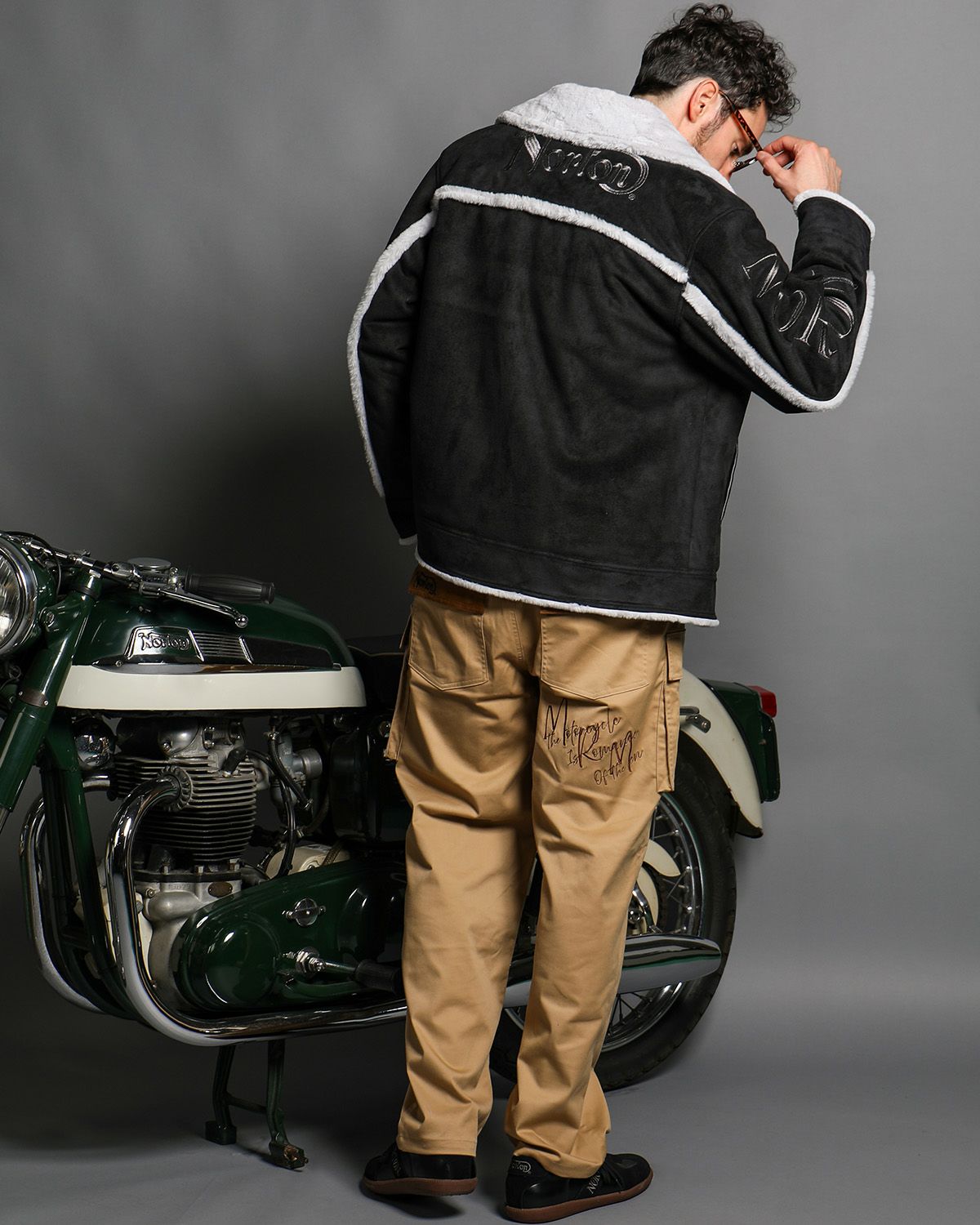 ブラック:186cm(Lサイズ着用)