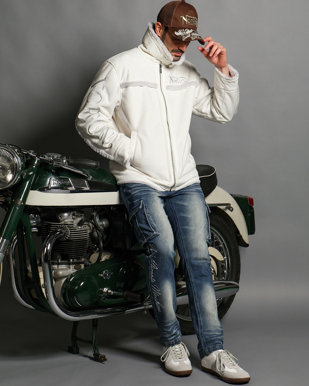 オフホワイト:186cm(Lサイズ着用)