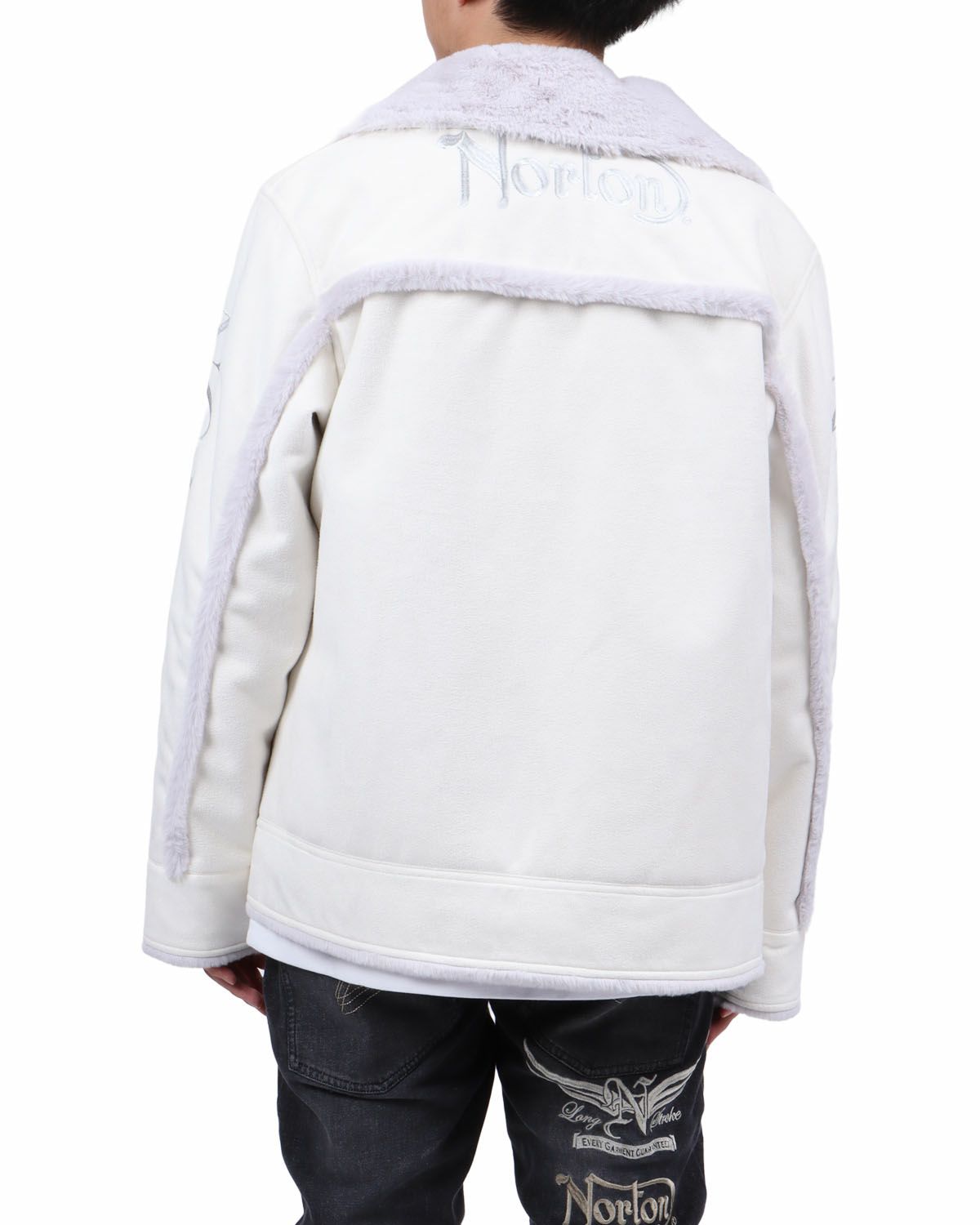 オフホワイト：173cm63kg(Lサイズ着用)