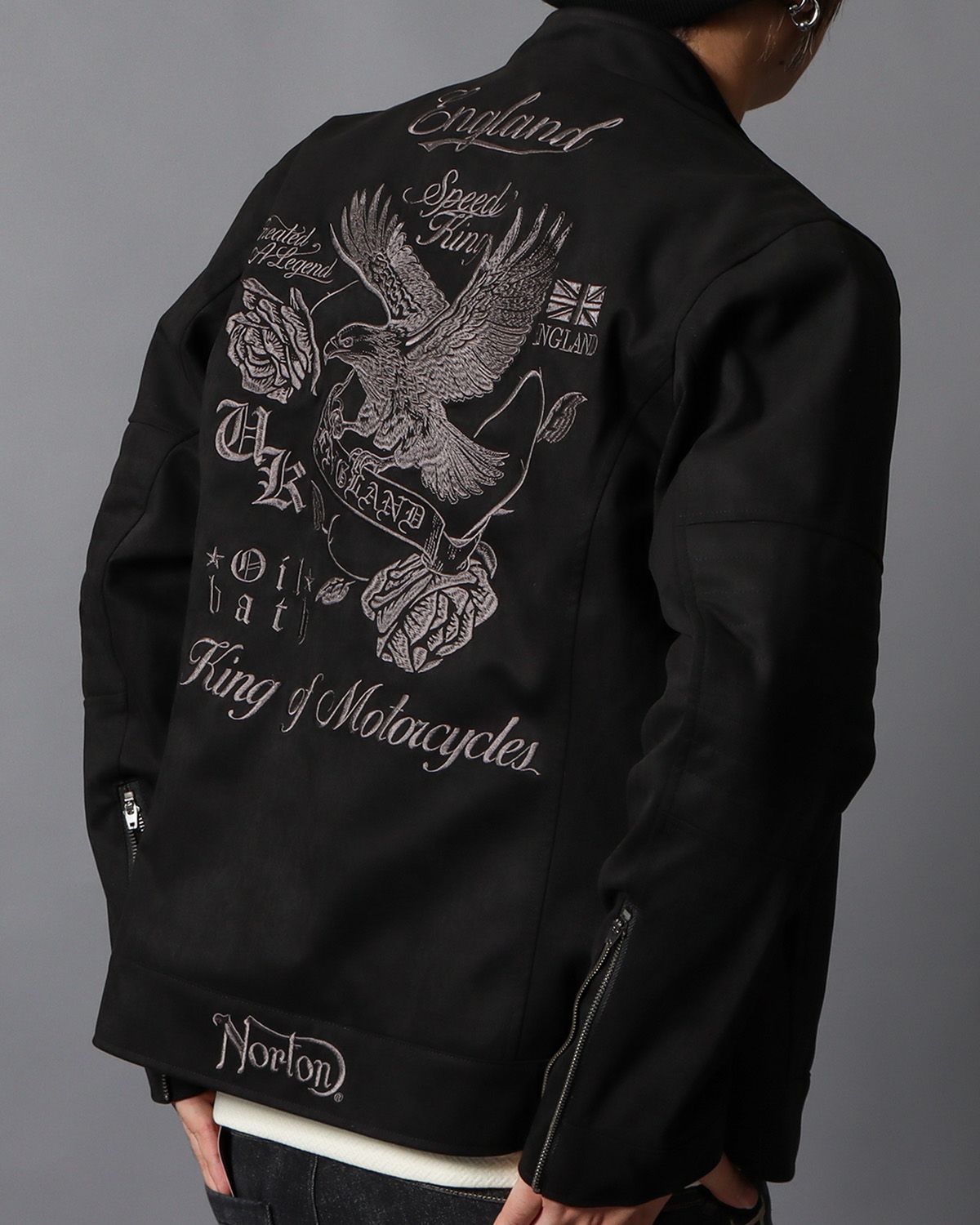 ブラック：178cm/75kg(Lサイズ着用)