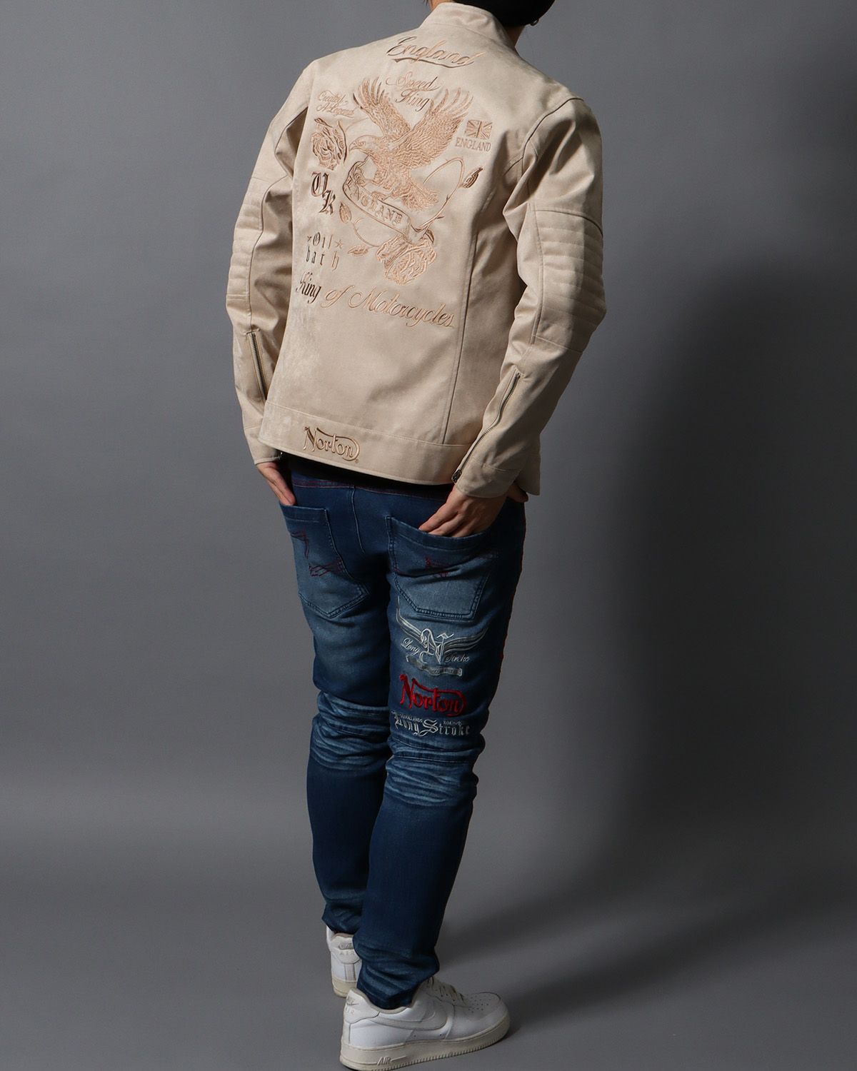 サンドベージュ：178cm/75kg(Lサイズ着用)