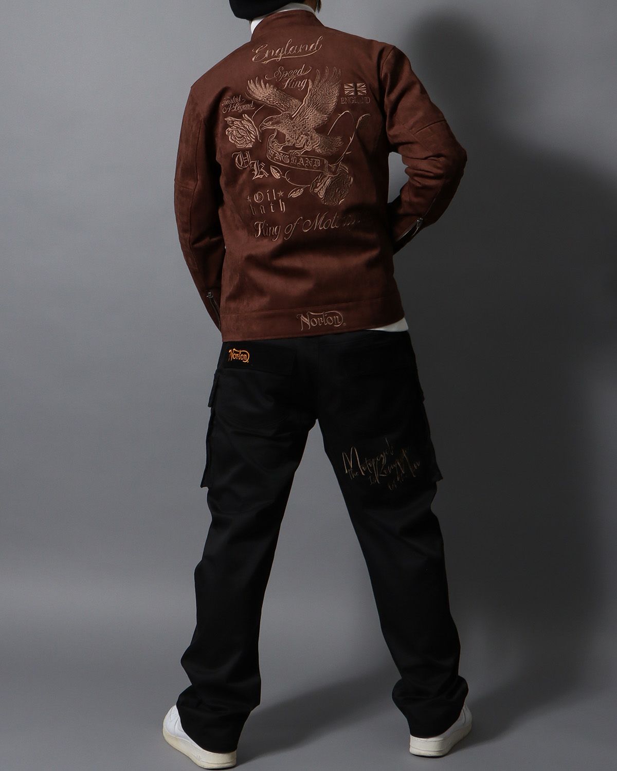 ブラウン：178cm/75kg(Lサイズ着用)