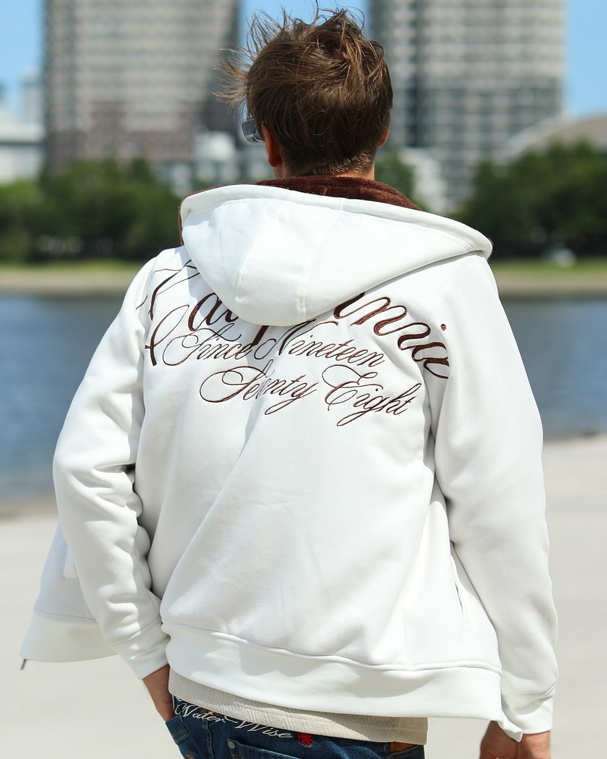 オフホワイト：183cm/70kg(Lサイズ着用)