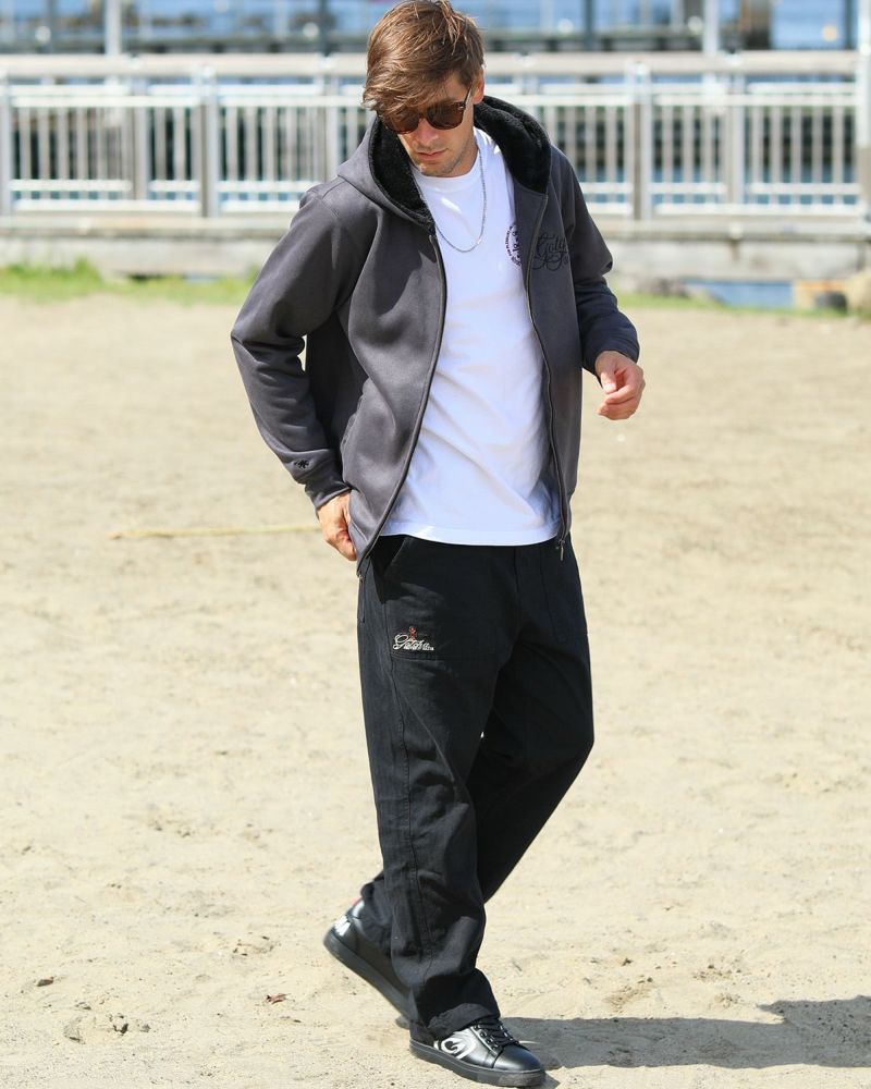 グレー：183cm/70kg(Lサイズ着用)