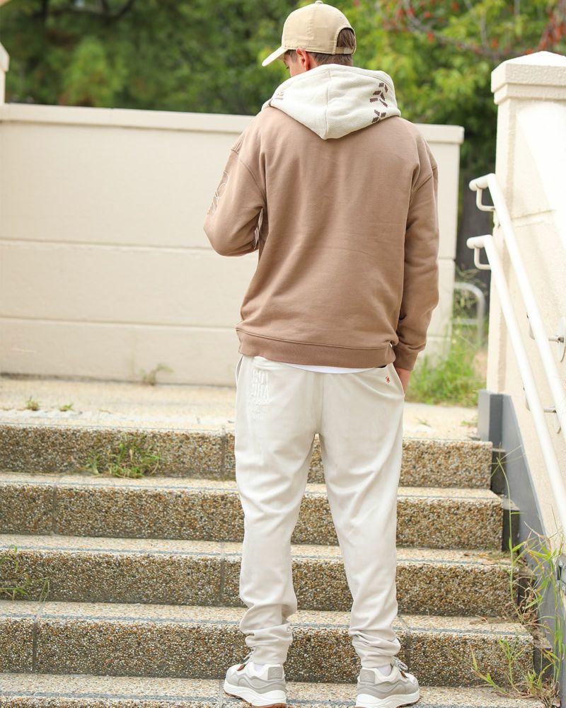 ベージュ：183cm/70kg(Lサイズ着用)