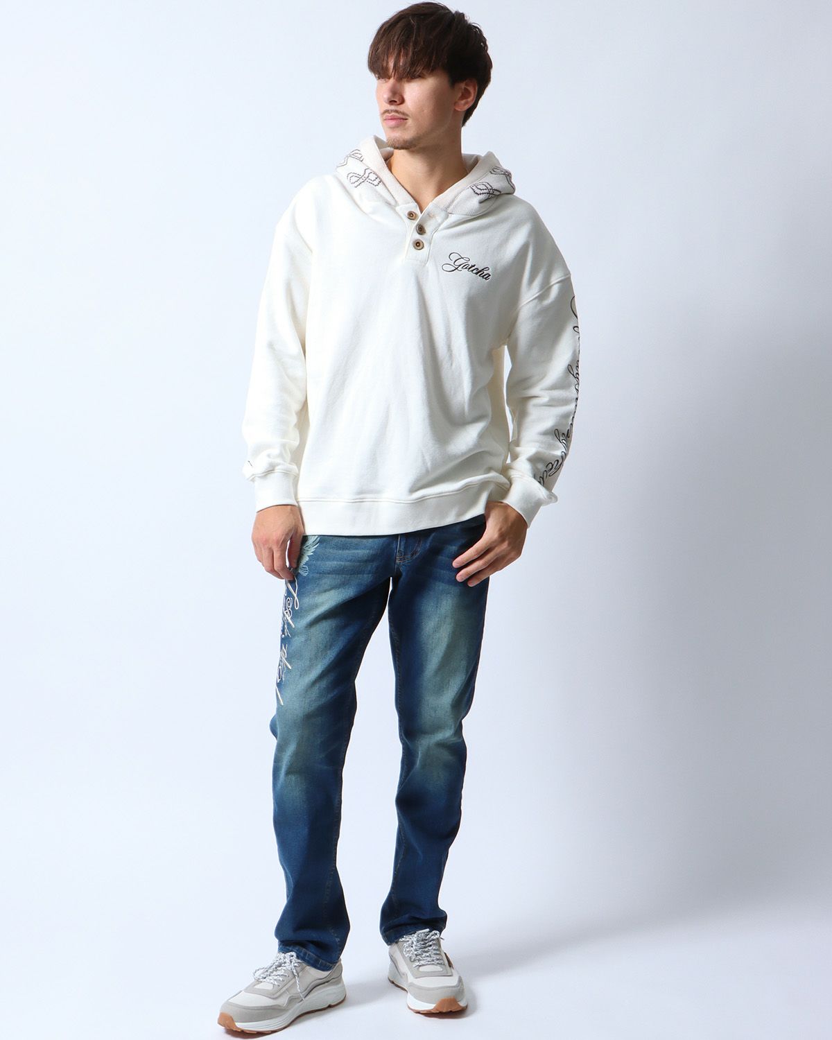 オフホワイト：180cm/70kg(Lサイズ着用)