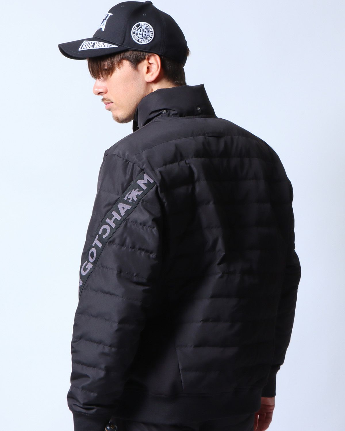 ブラック：180cm/70kg(Lサイズ着用、フード無しVer)