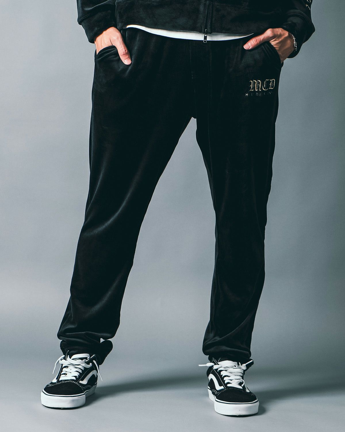 ゴールド:183cm(Lサイズ着用)