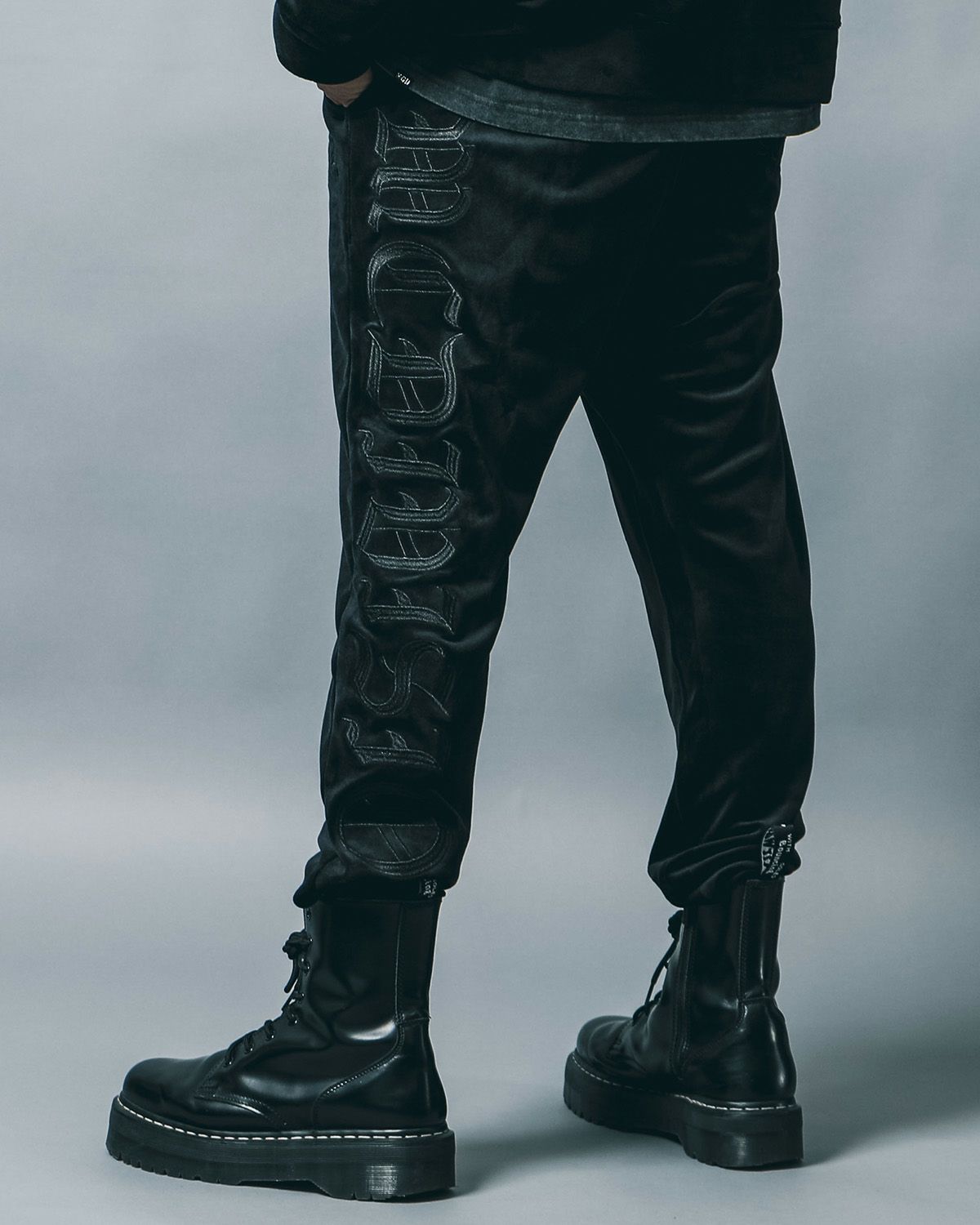 ブラック:183cm(Lサイズ着用)