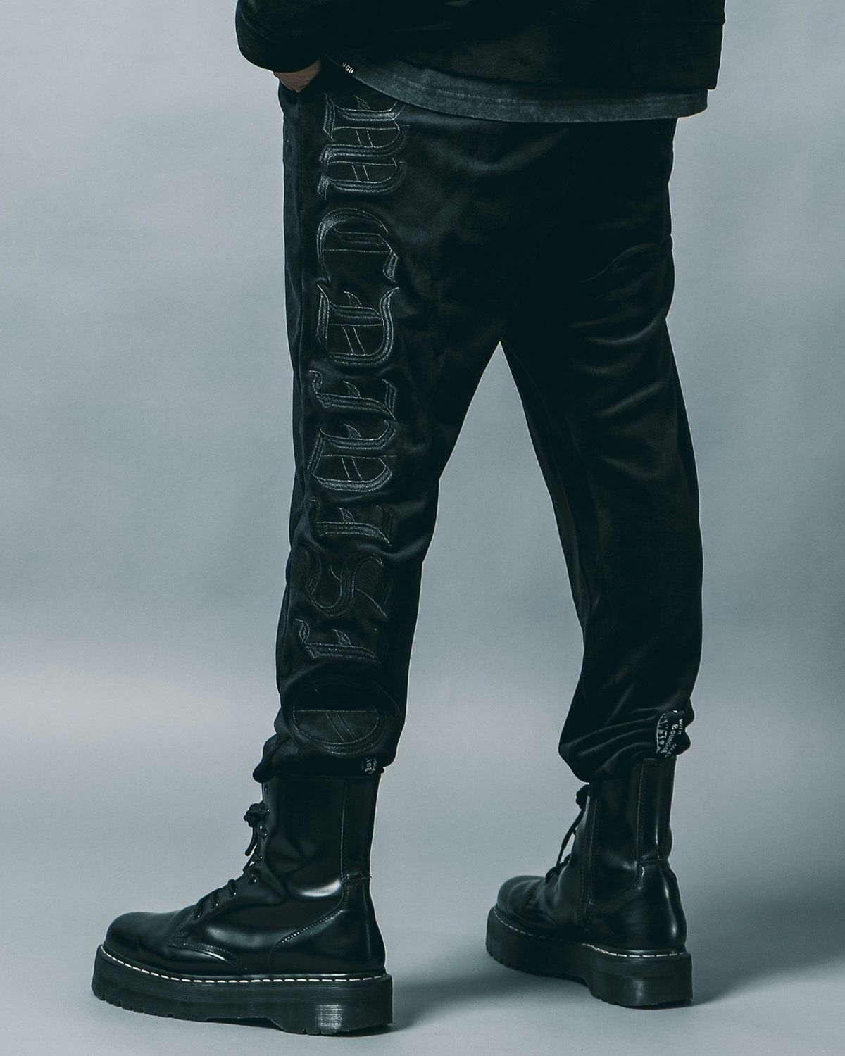 ブラック:183cm(Lサイズ着用)