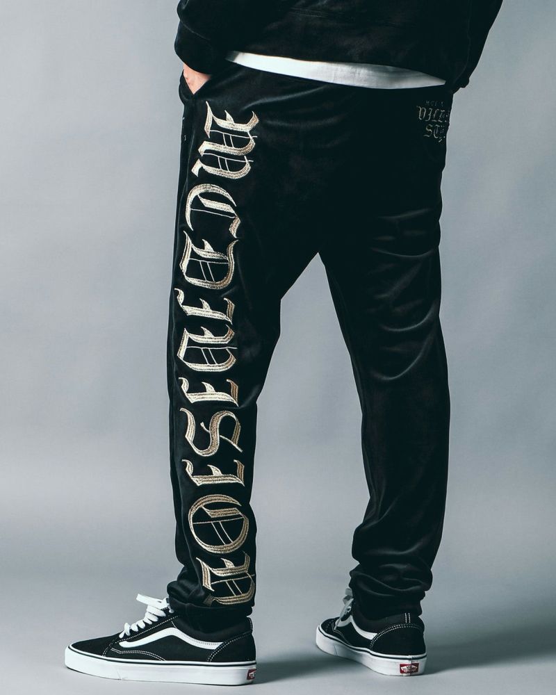 ゴールド:183cm(Lサイズ着用)