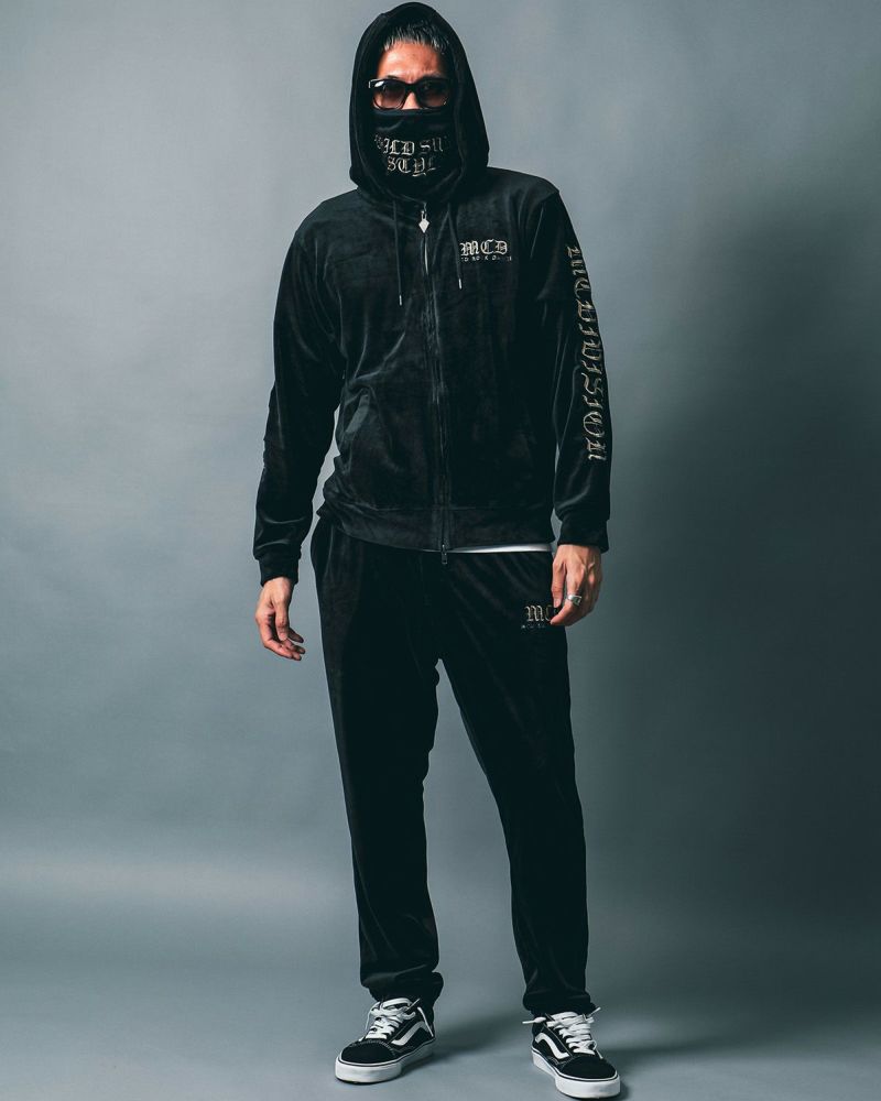 ゴールド:183cm(Lサイズ着用)