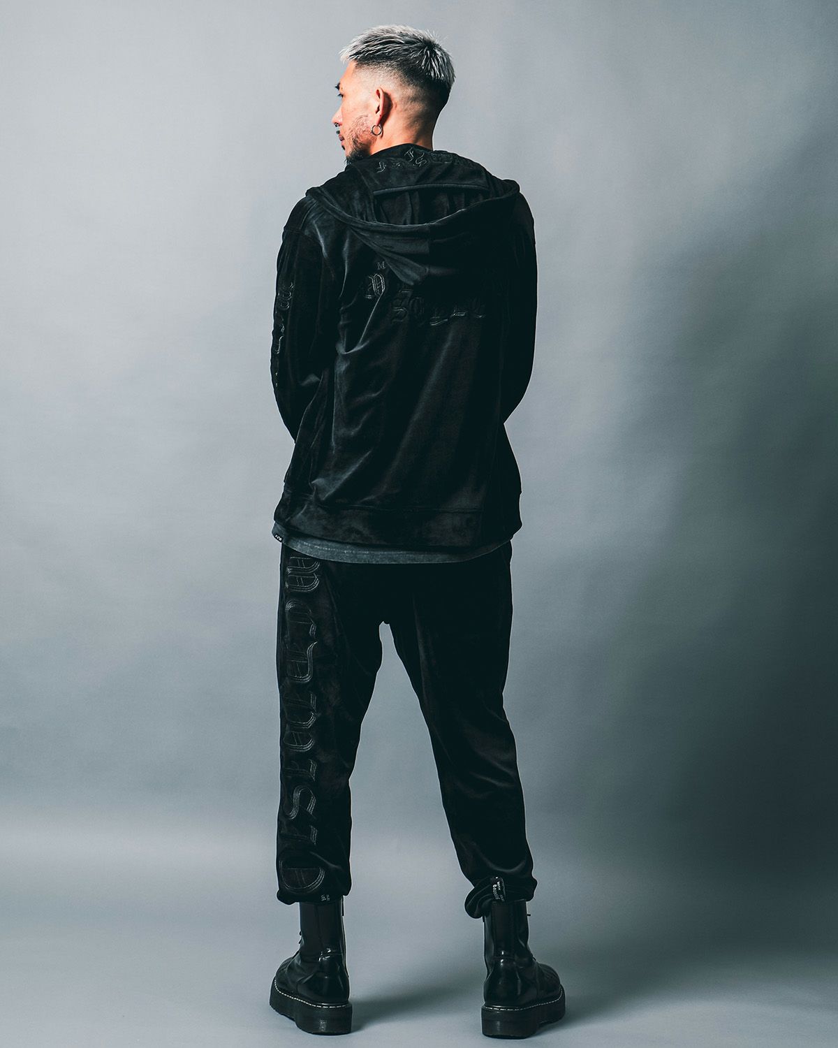 ブラック:183cm(Lサイズ着用)