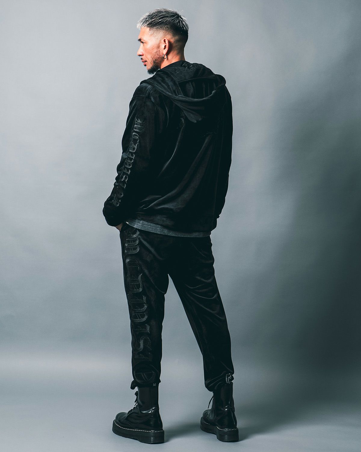 ブラック:183cm(Lサイズ着用)