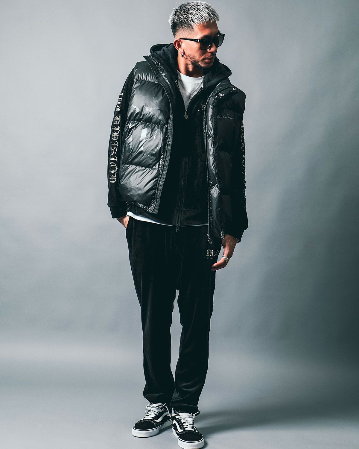 ゴールド:183cm(Lサイズ着用)