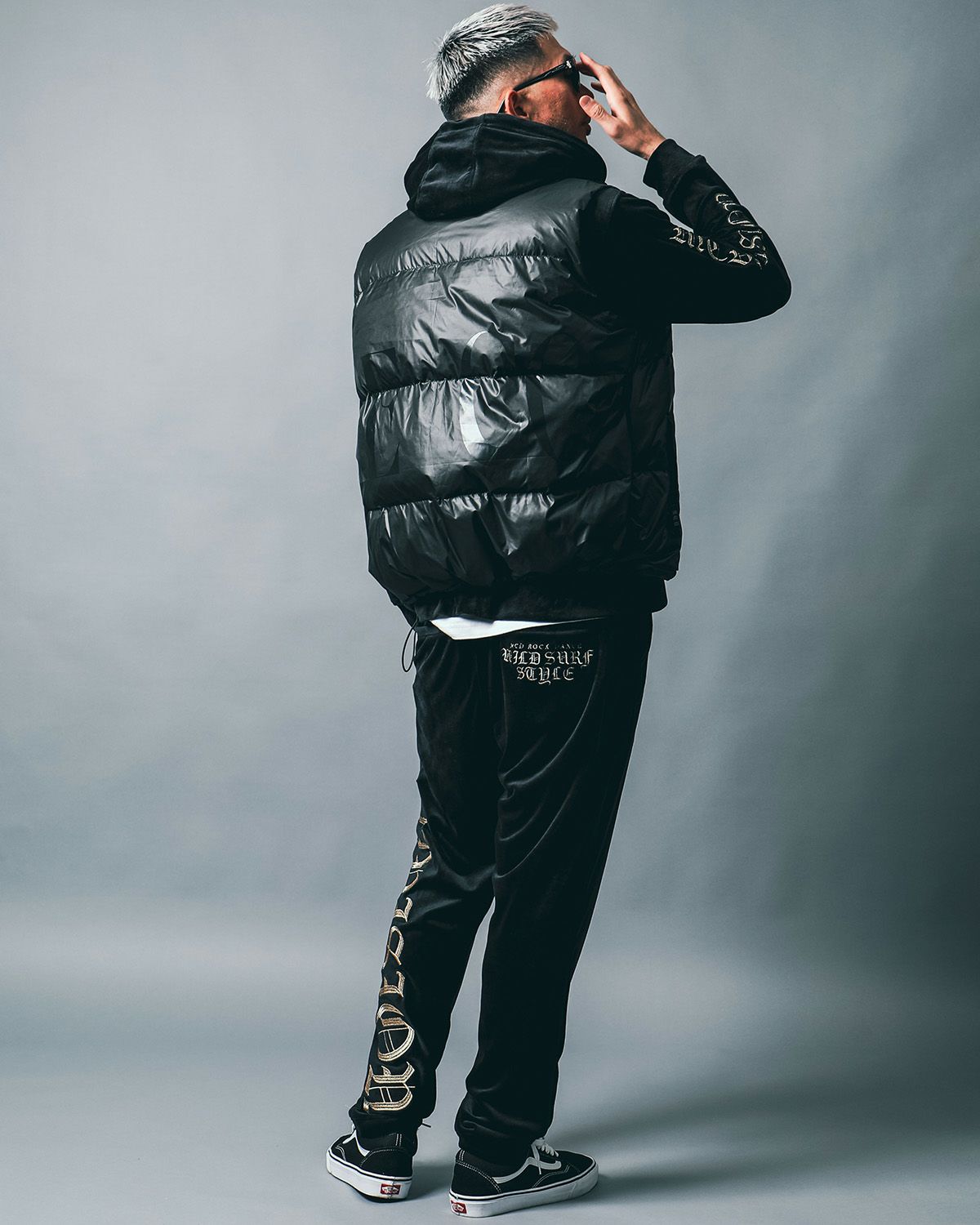 ゴールド:183cm(Lサイズ着用)