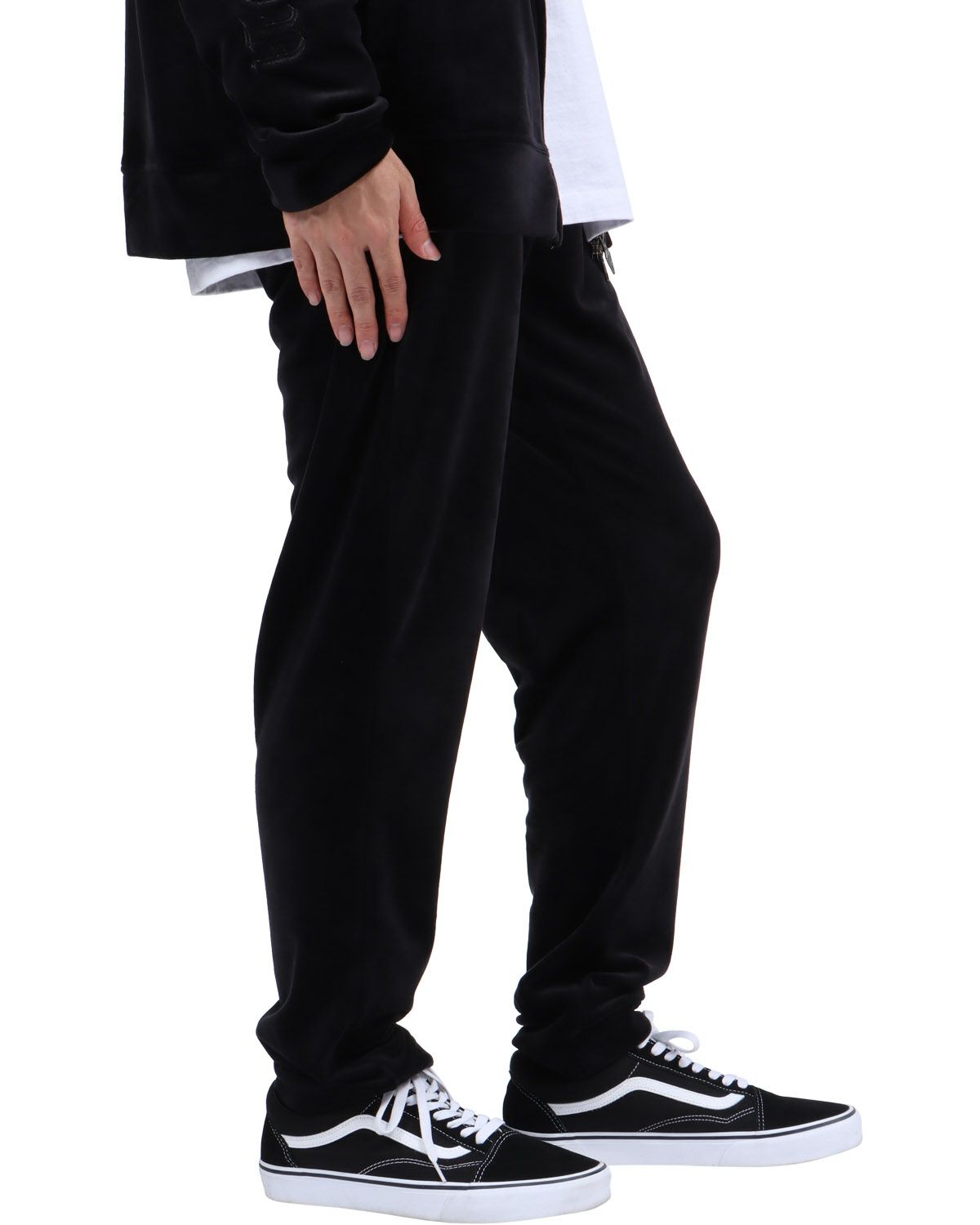 ブラック：173cm63kg(Lサイズ着用)