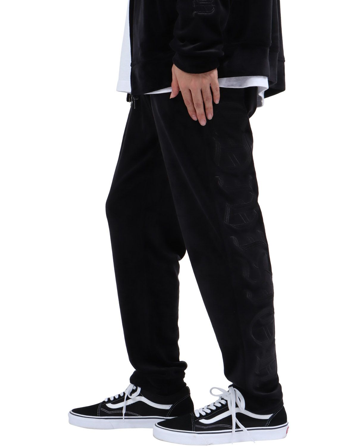 ブラック：173cm63kg(Lサイズ着用)