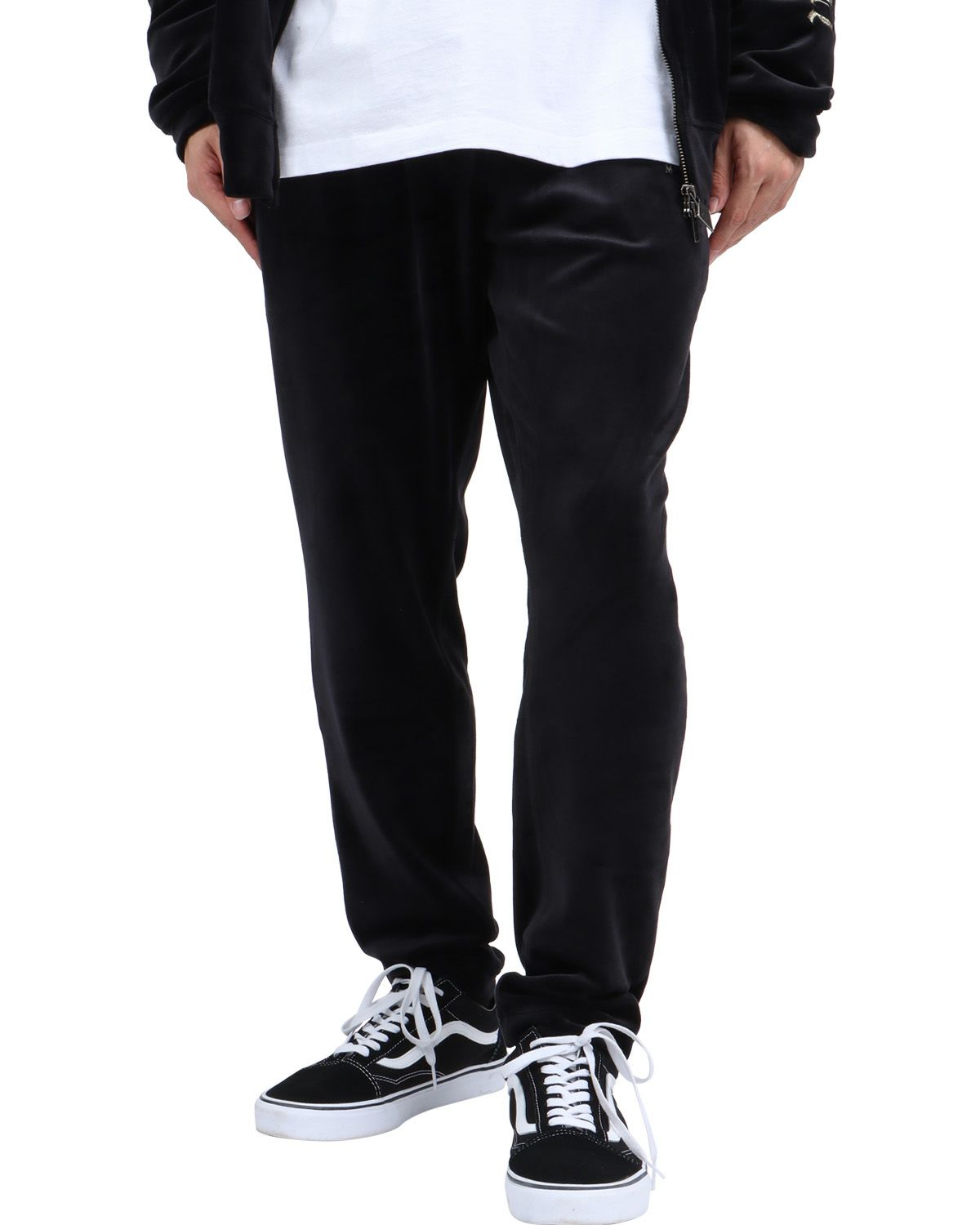 ゴールド：173cm63kg(Mサイズ着用)