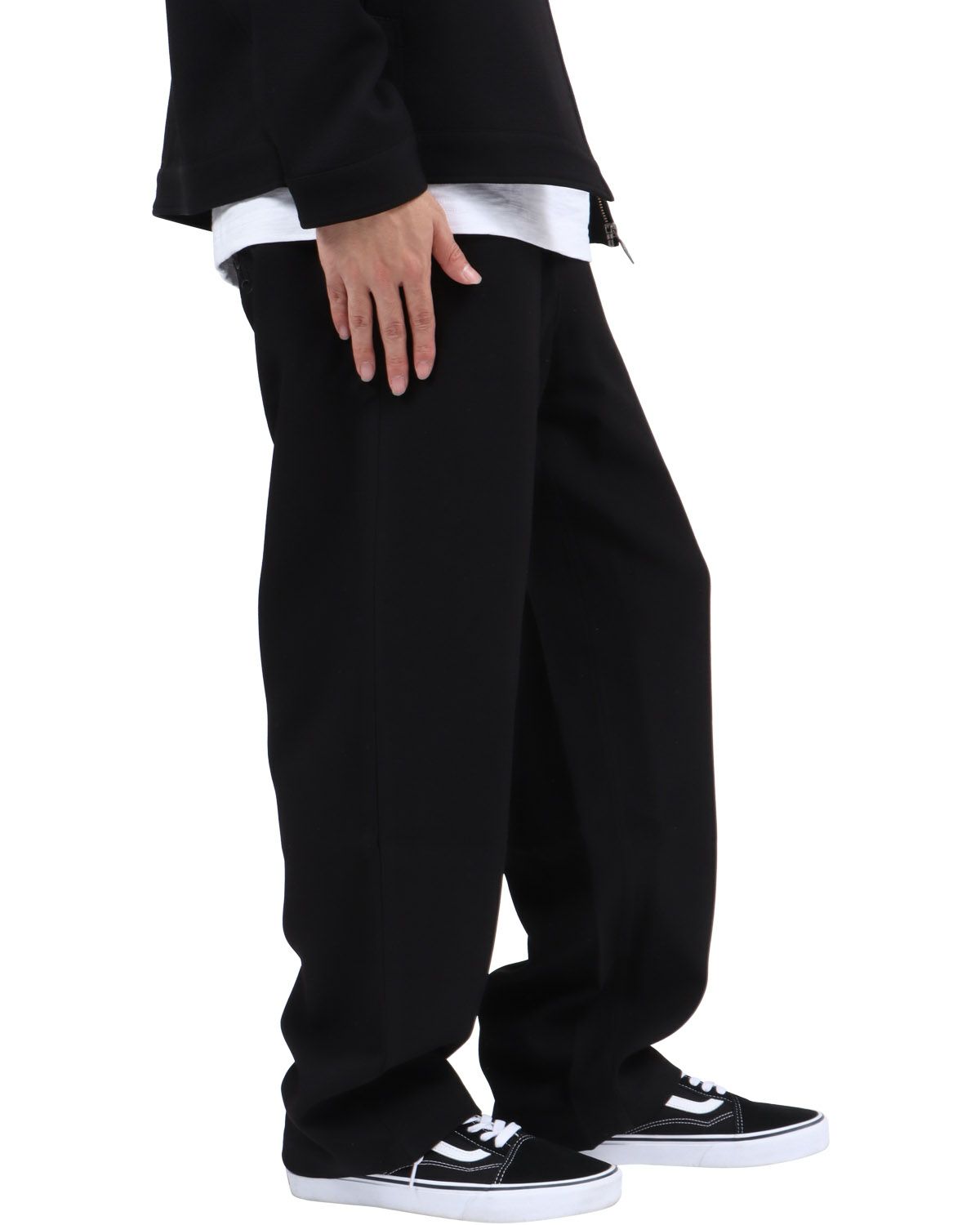 ブラック：173cm63kg(Lサイズ着用)