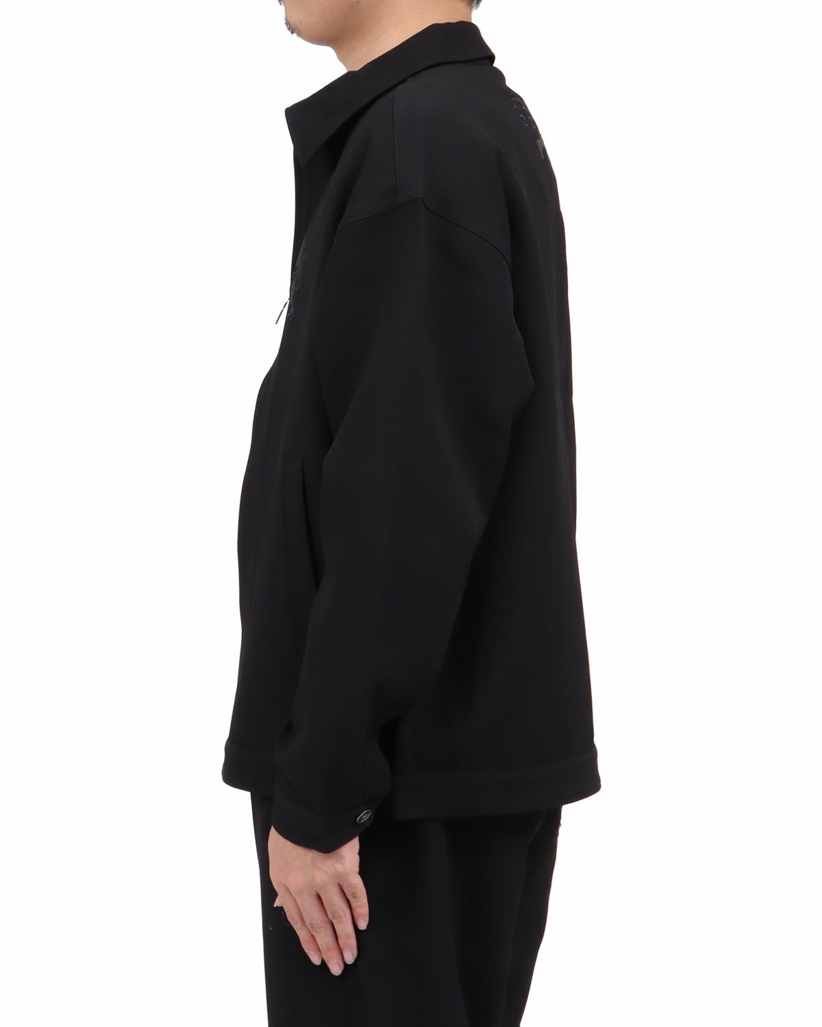 ブラック：173cm63kg(Lサイズ着用)