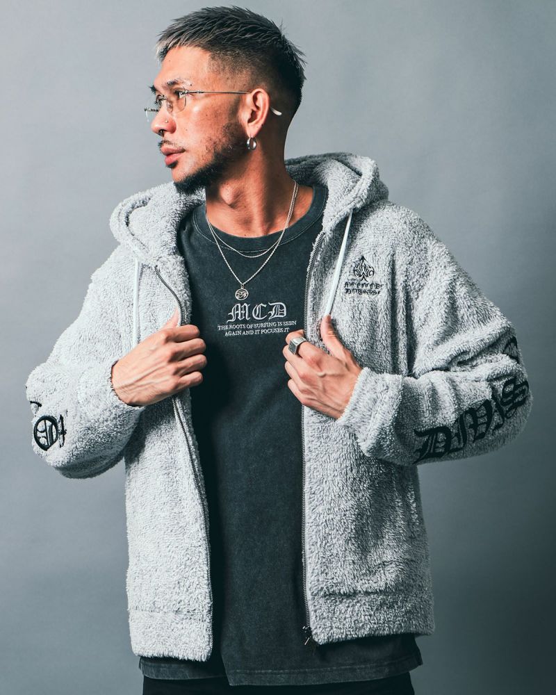 ホワイト:183cm(Lサイズ着用)