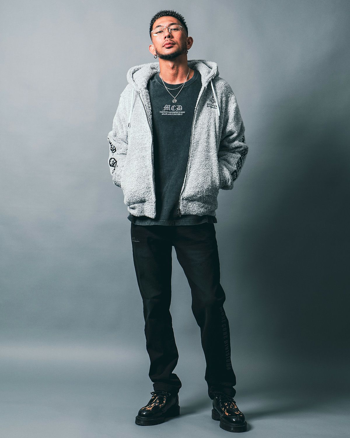 ホワイト:183cm(Lサイズ着用)