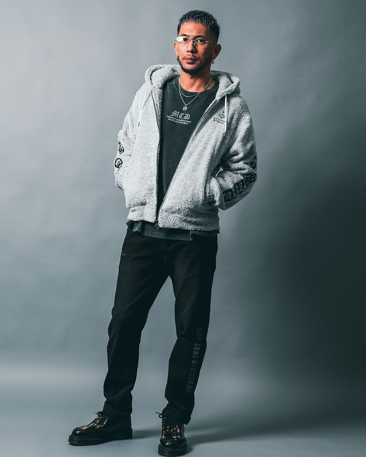 ホワイト:183cm(Lサイズ着用)